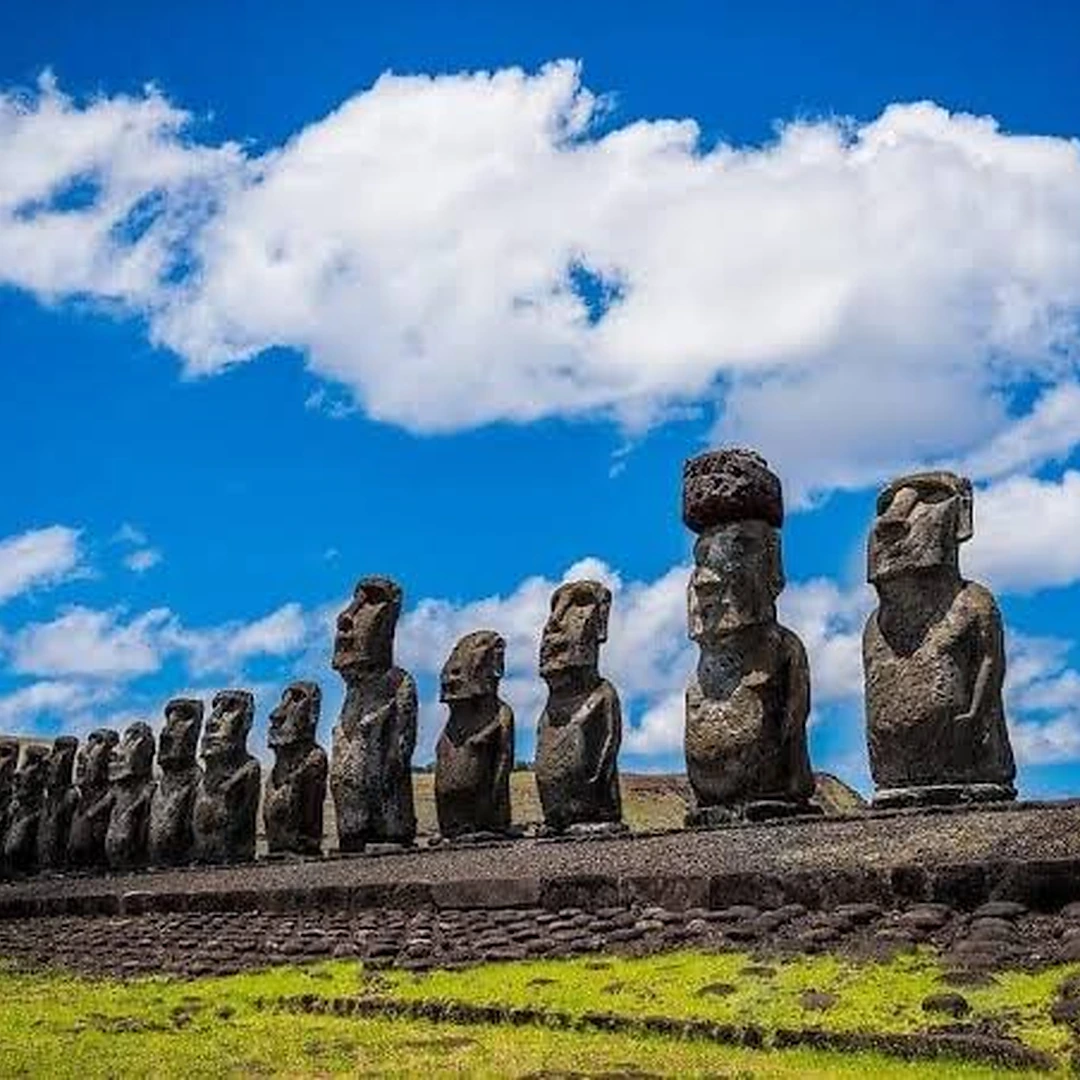 05 easter island 1080x1080 1
